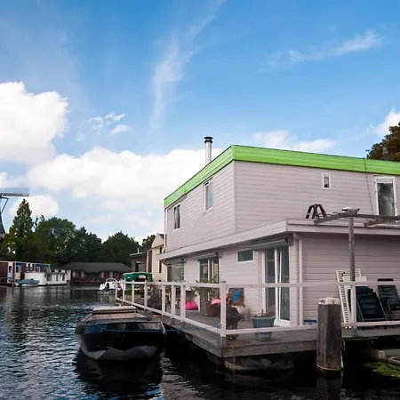 Minties Houseboat לינה וארוחת בוקר אמסטרדם